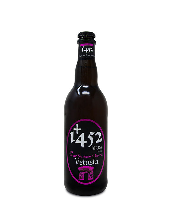 Birra Vetusta, weiss in primo piano, con grano saraceno di Norcia